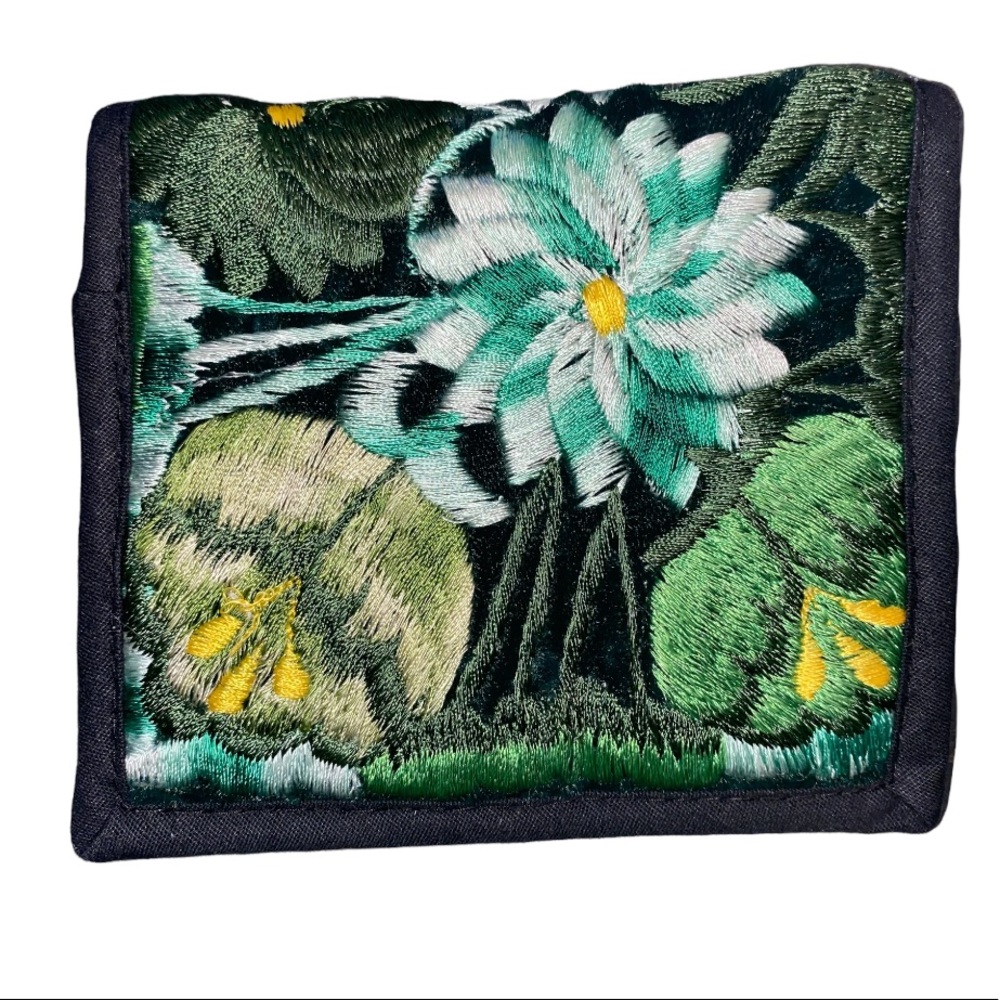Embroidered floral wallet, handmade, green flower embroidered black, new - Picture 3 of 5